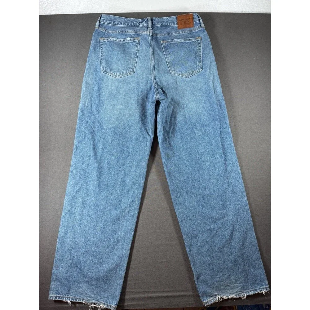 Abercrombie & Fitch measurements photos